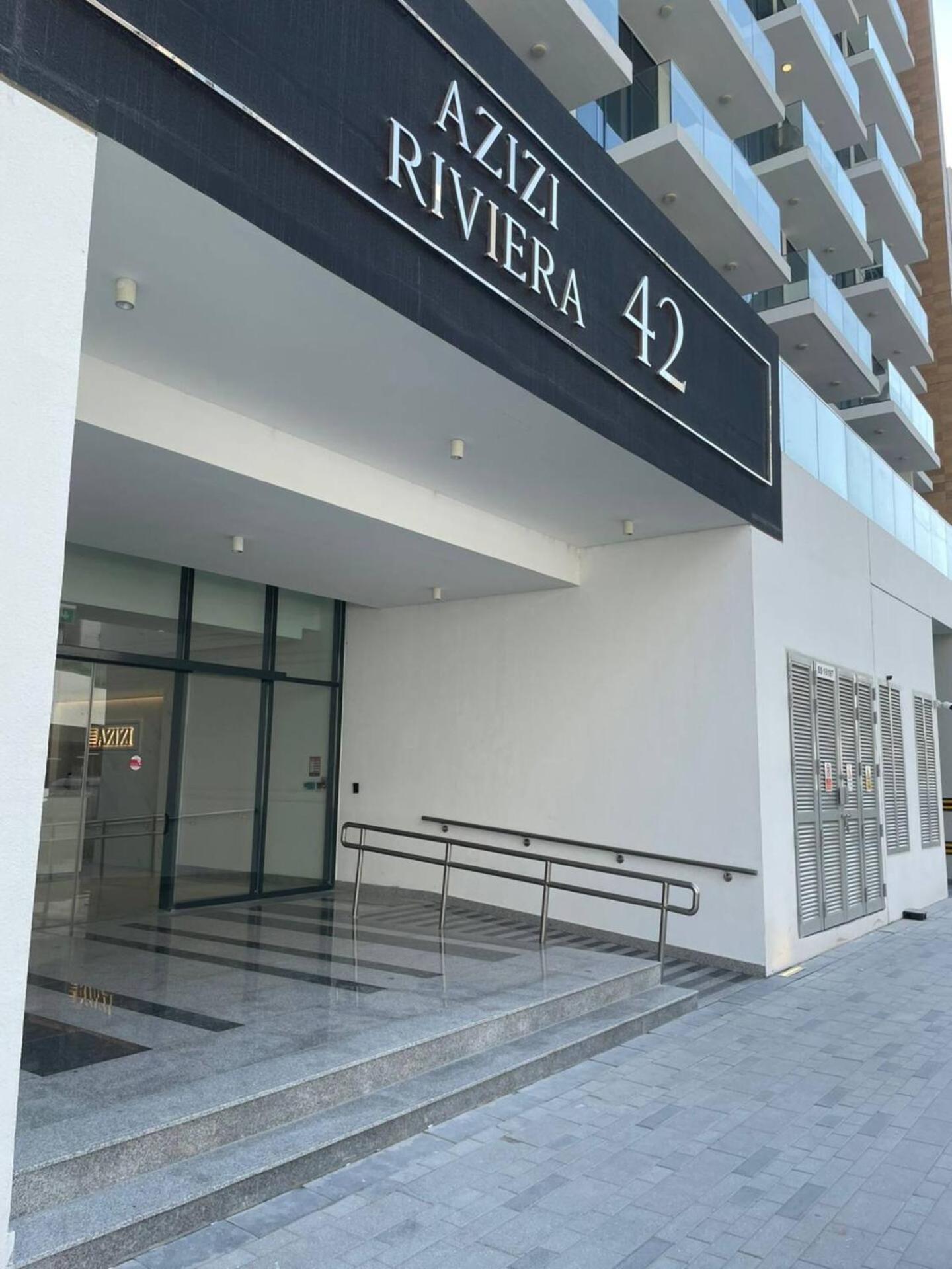 Lägenhet Pleasant New One Bedroom Azizi Riviera Dubai