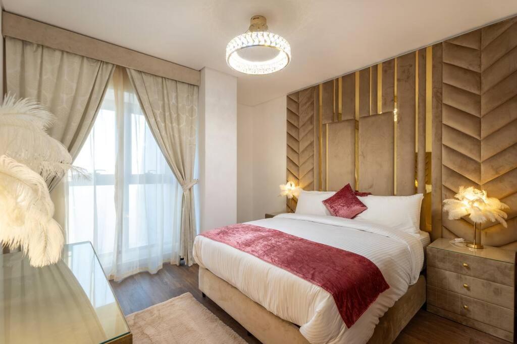 Apartment 87 Floor Penthouse Full Sea View 5 Bhk *