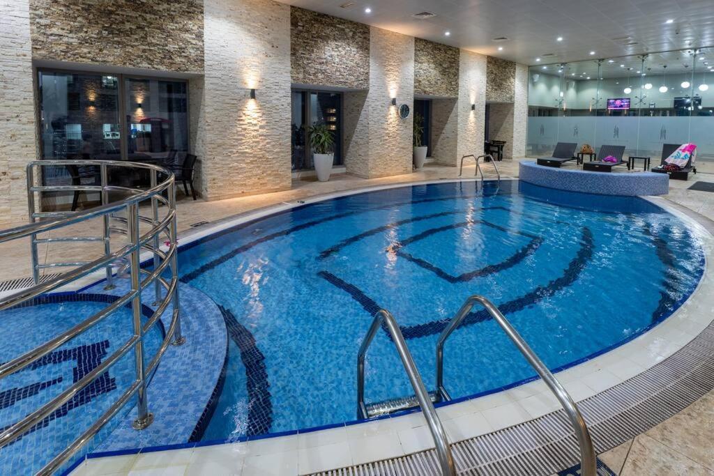87 Floor Penthouse Full Sea View 5 Bhk Appartement