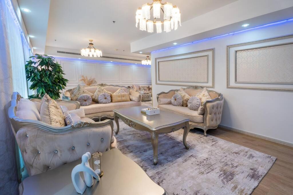 87 Floor Penthouse Full Sea View 5 Bhk Appartement *