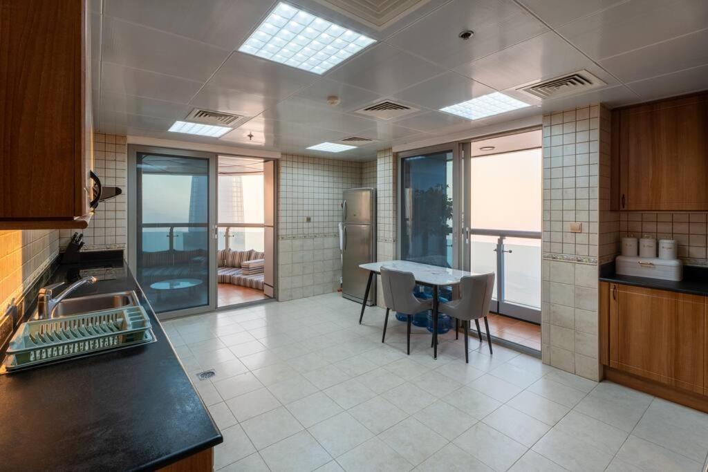 87 Floor Penthouse Full Sea View 5 Bhk