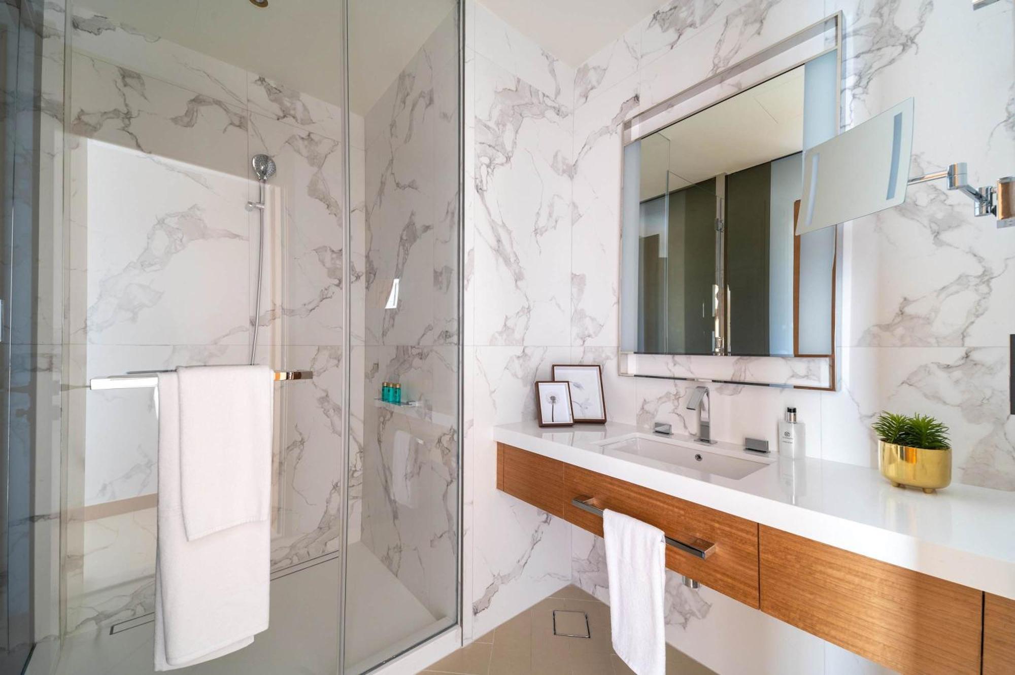 Frank Porter - The Address Opera Residences Appartement