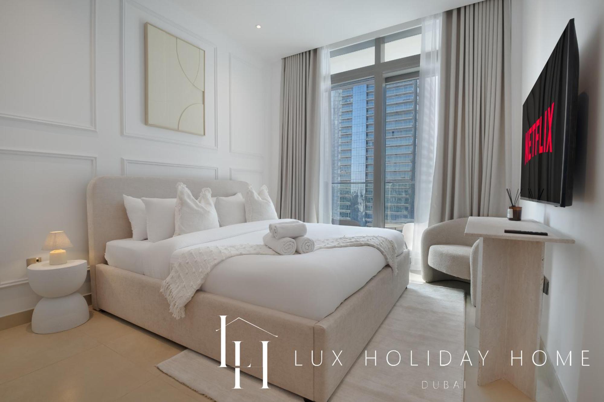Lux The Marina Gate Sea View Apartment *