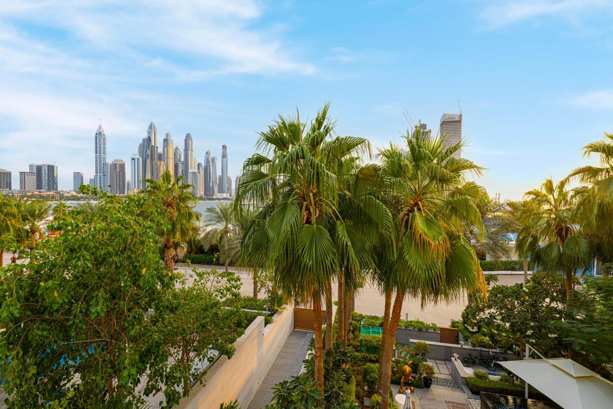 Five Palm Upgraded 4 Bedrooms With Private Pool *