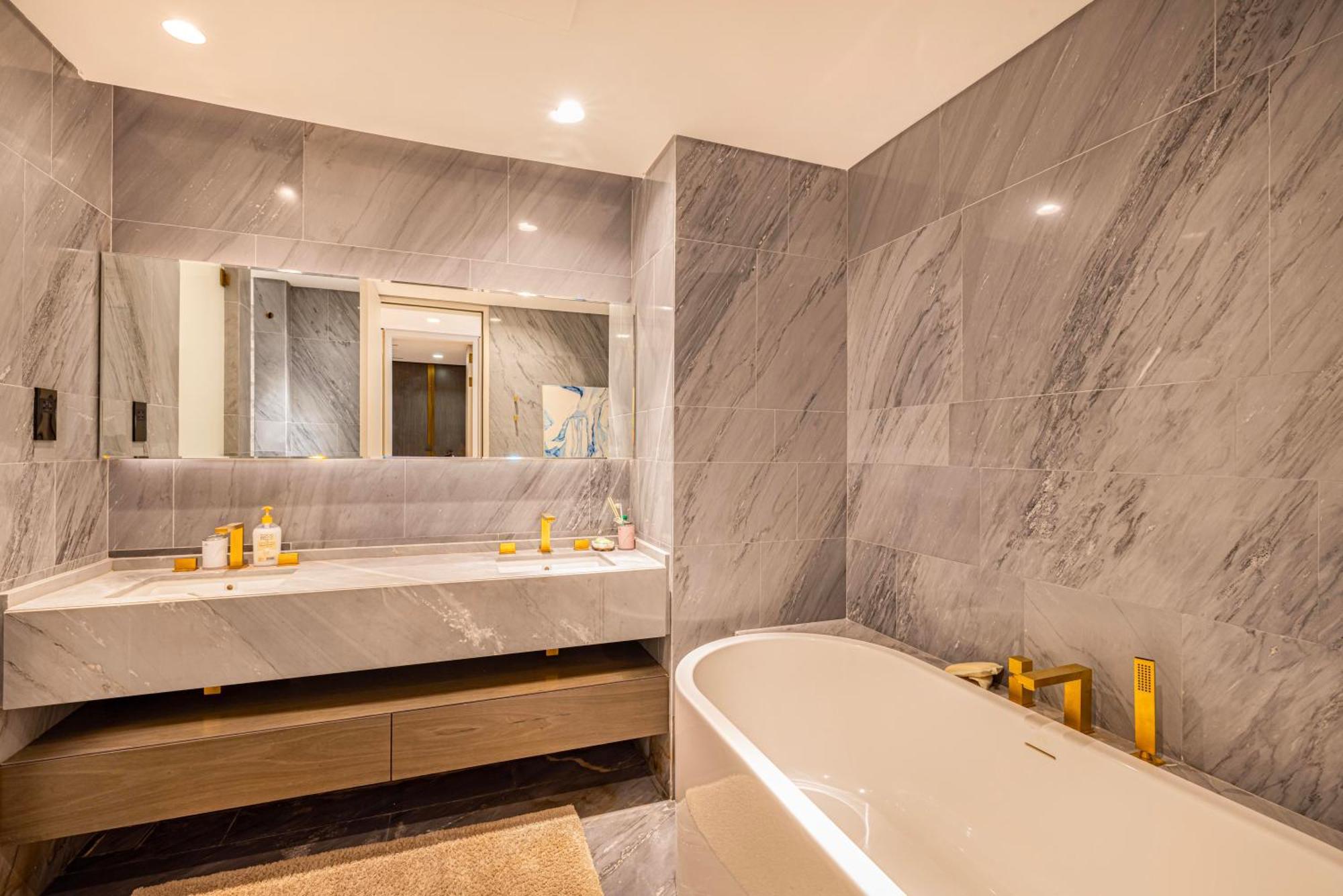 Five Palm Upgraded 4 Bedrooms With Private Pool *