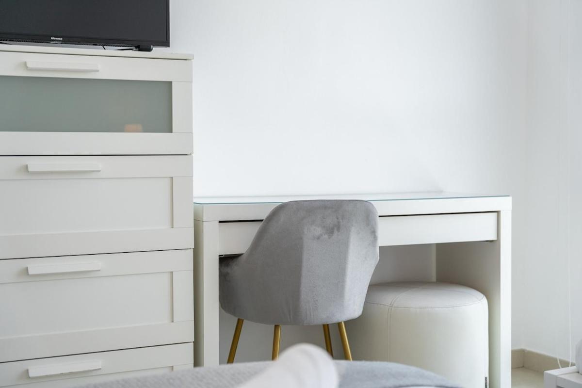 Appartement Spacious 2-bedroom With Marina Views In Dec Tower 2 *