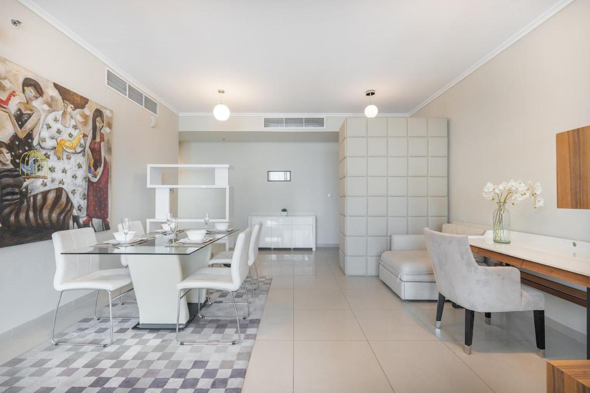 Appartement Spacious 2-bedroom With Marina Views In Dec Tower 2