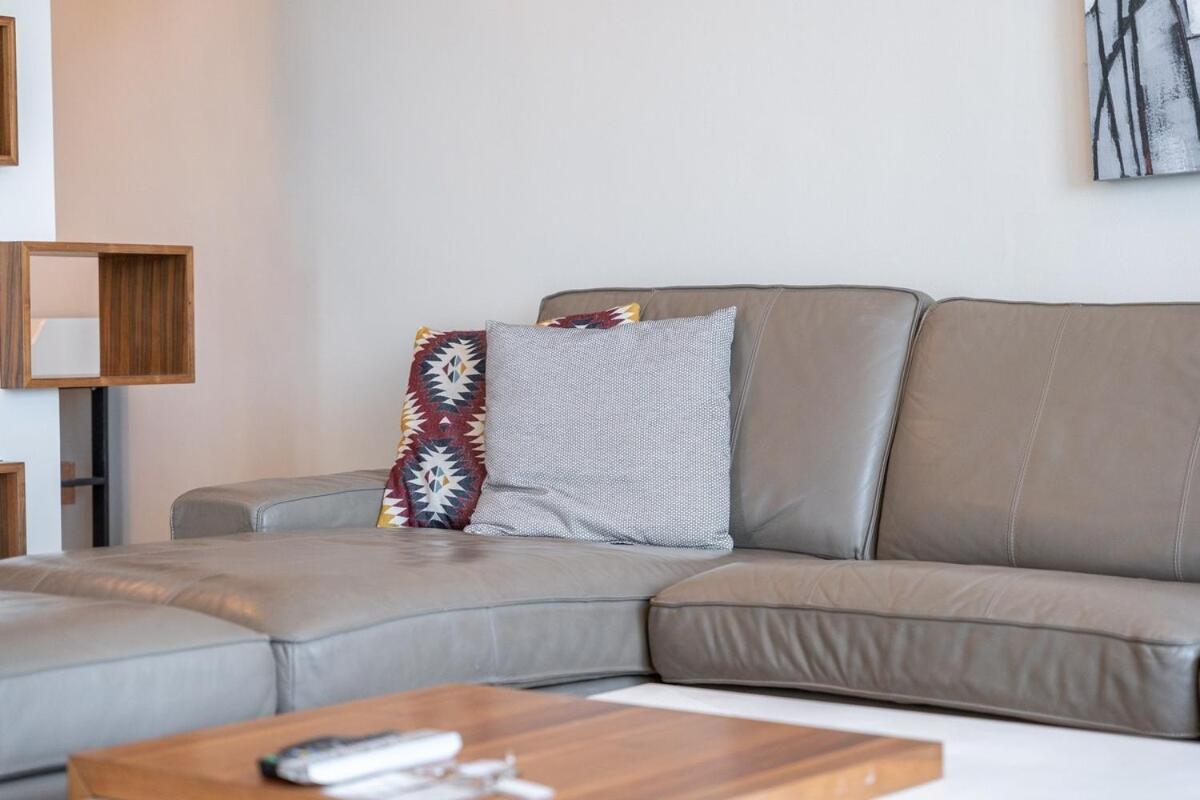 Appartement Spacious 2-bedroom With Marina Views In Dec Tower 2 *