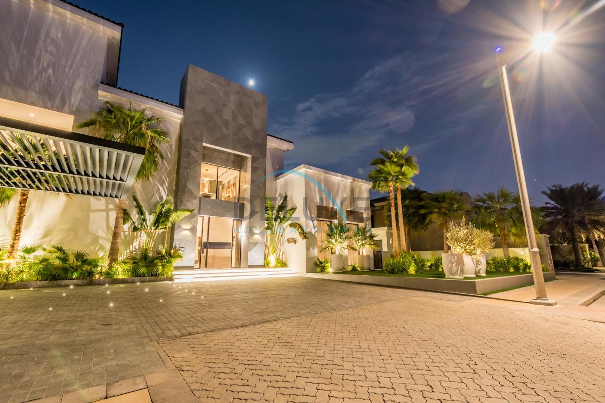 Exclusive 4br With 2 Assistant And Private Pool In Frond K, Palm Jumeirah By Deluxe Homes Dubaï