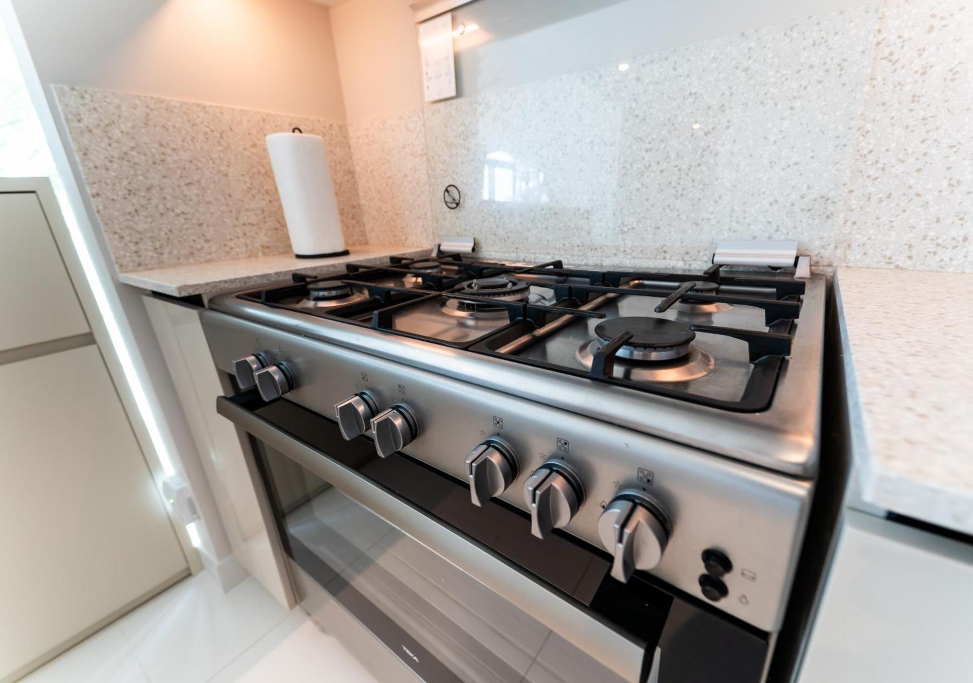 Lägenhet Upscale Family Friendly 4 Bedroom On Private With Amazing Views Dubai