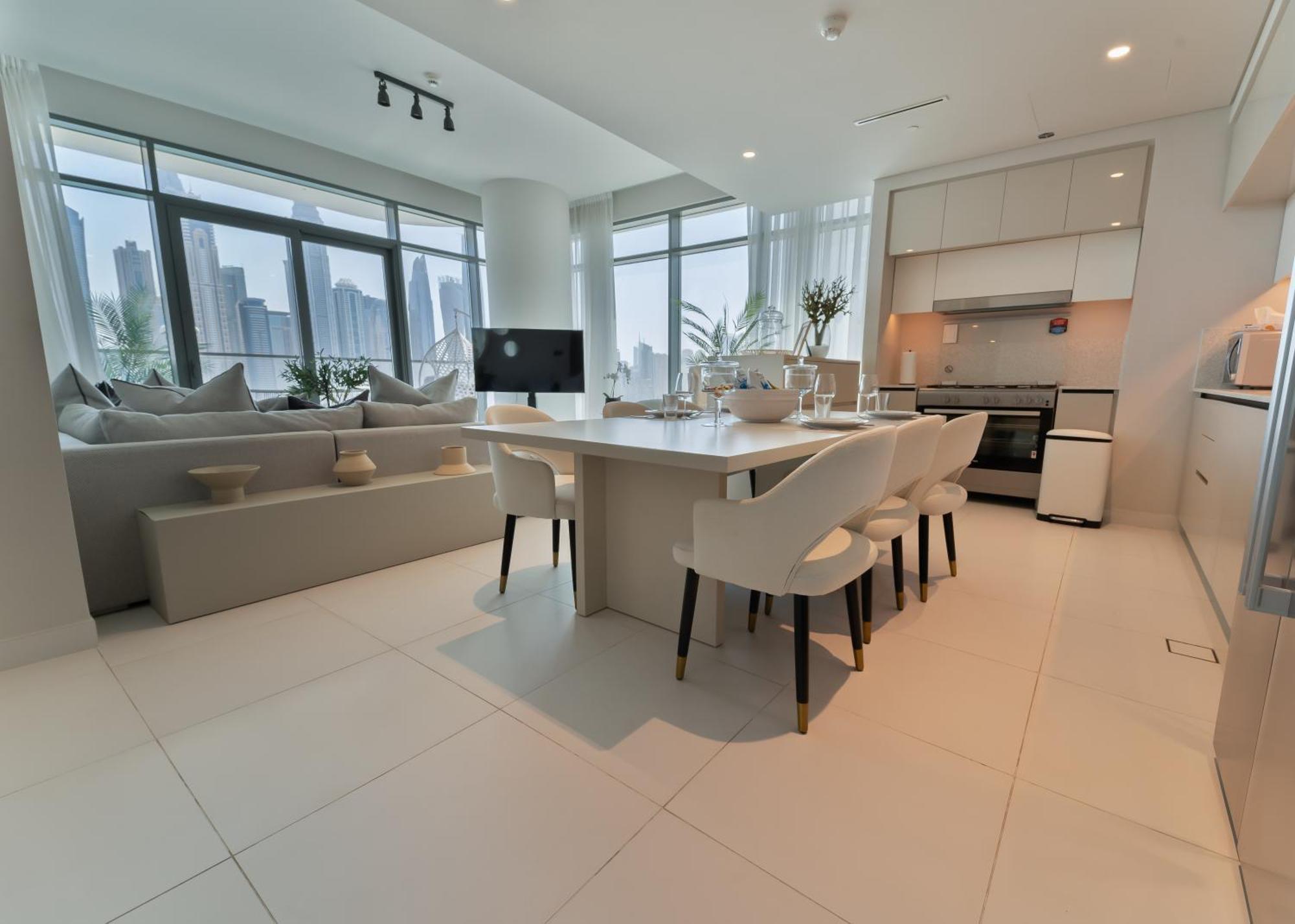 Upscale Family Friendly 4 Bedroom On Private With Amazing Views Lägenhet Dubai