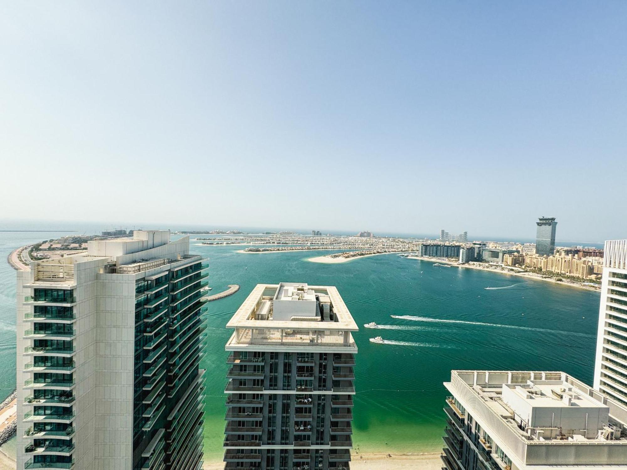 Stunning Beachfront 1br In Palm Jumeirah Apartment *