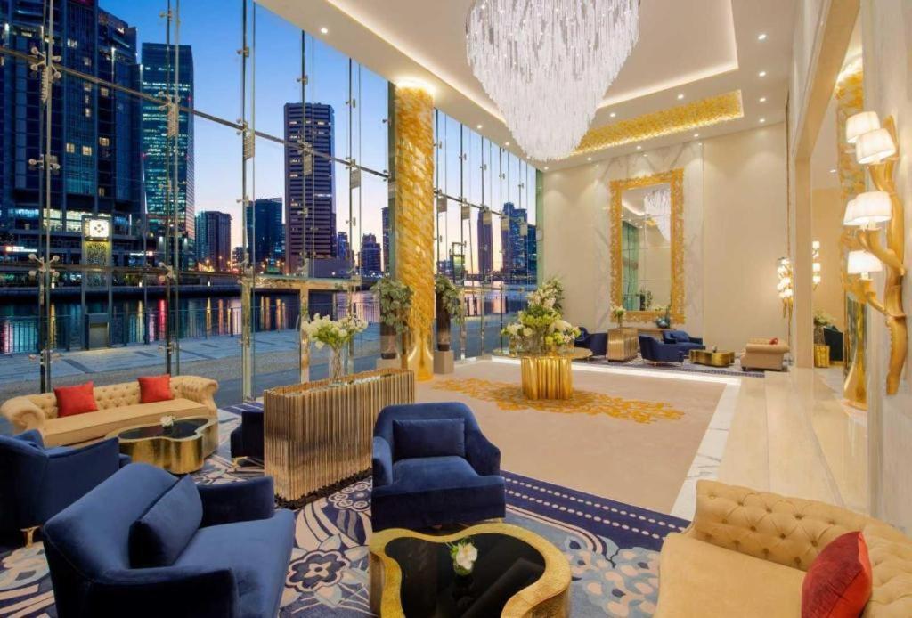 Apartment Furnished With Big Balcony, Full Canal View, High Floor *
