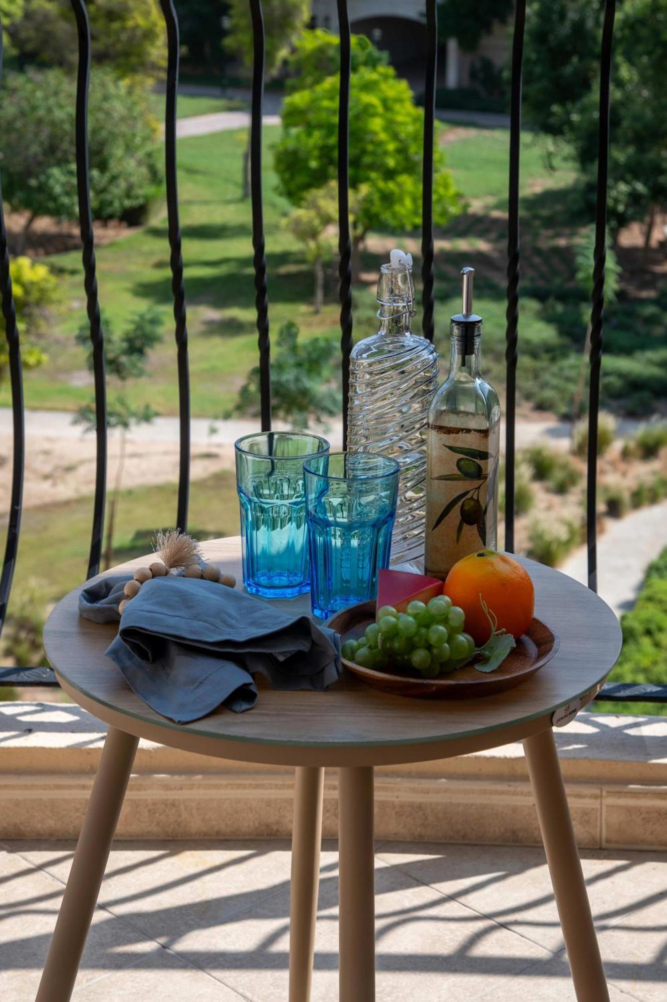 Frank Porter - Widcombe House 3 *
