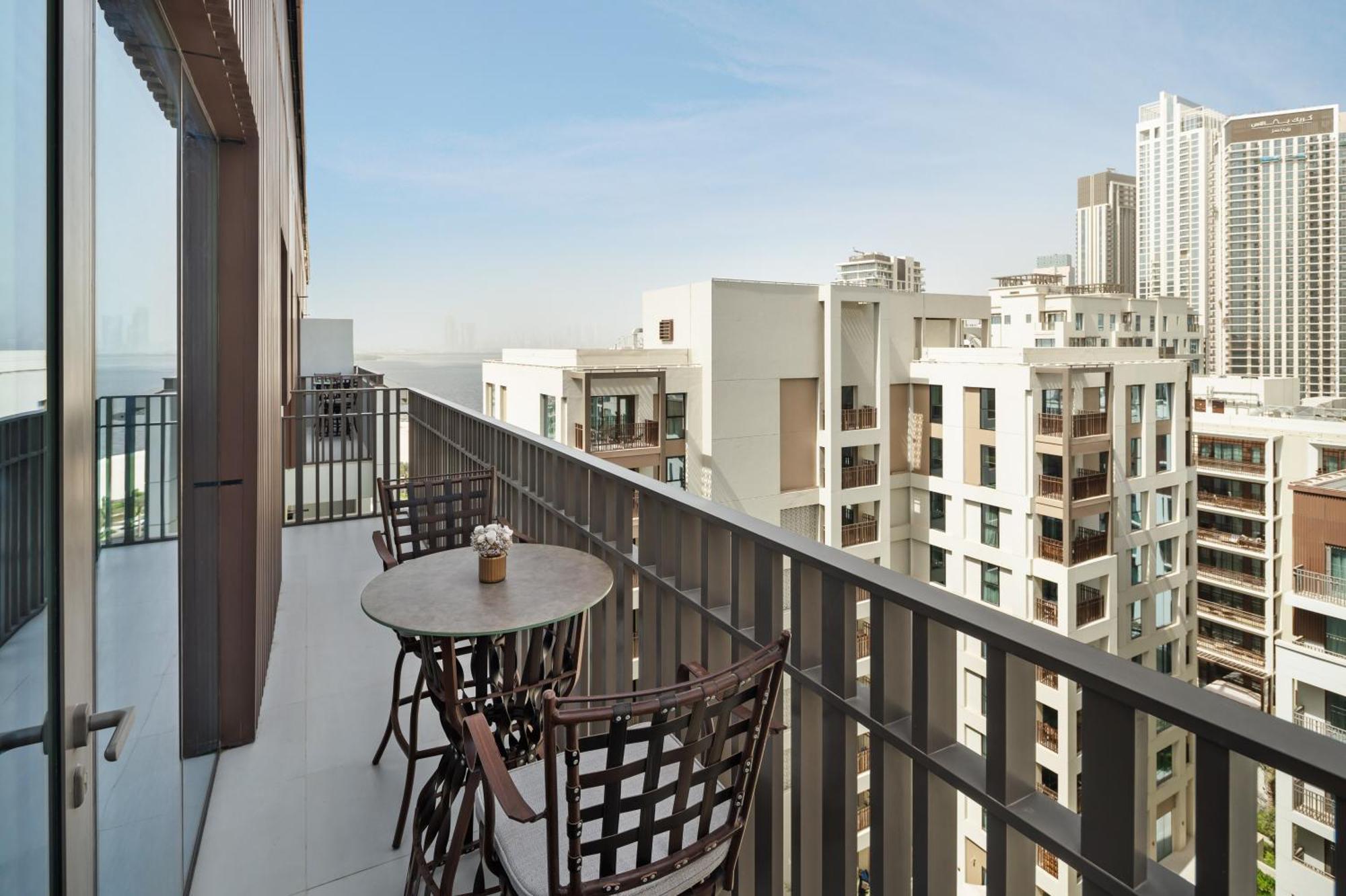 Creek Poolside View - By Dustay Appartement Dubaï