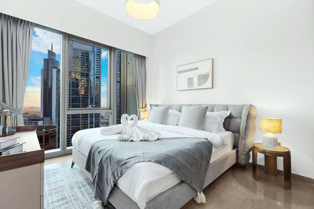First Class 1br Charming View