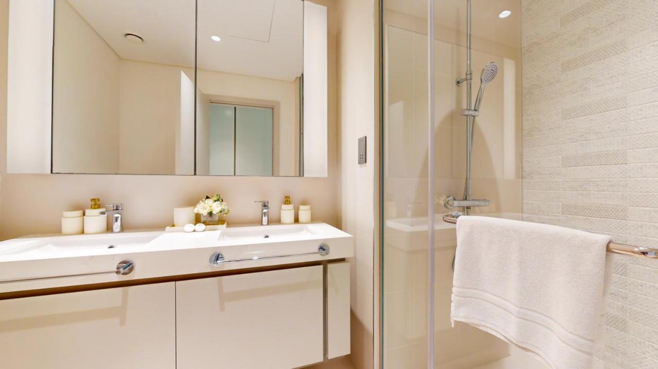 Sunrise Bay Tower 2 - Classy Three Bedroom Appartement *