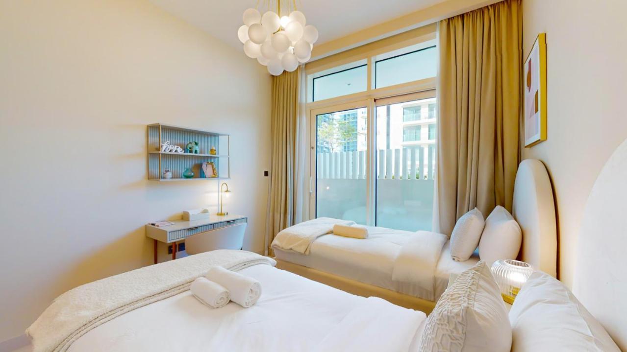 Sunrise Bay Tower 2 - Classy Three Bedroom * Dubaï