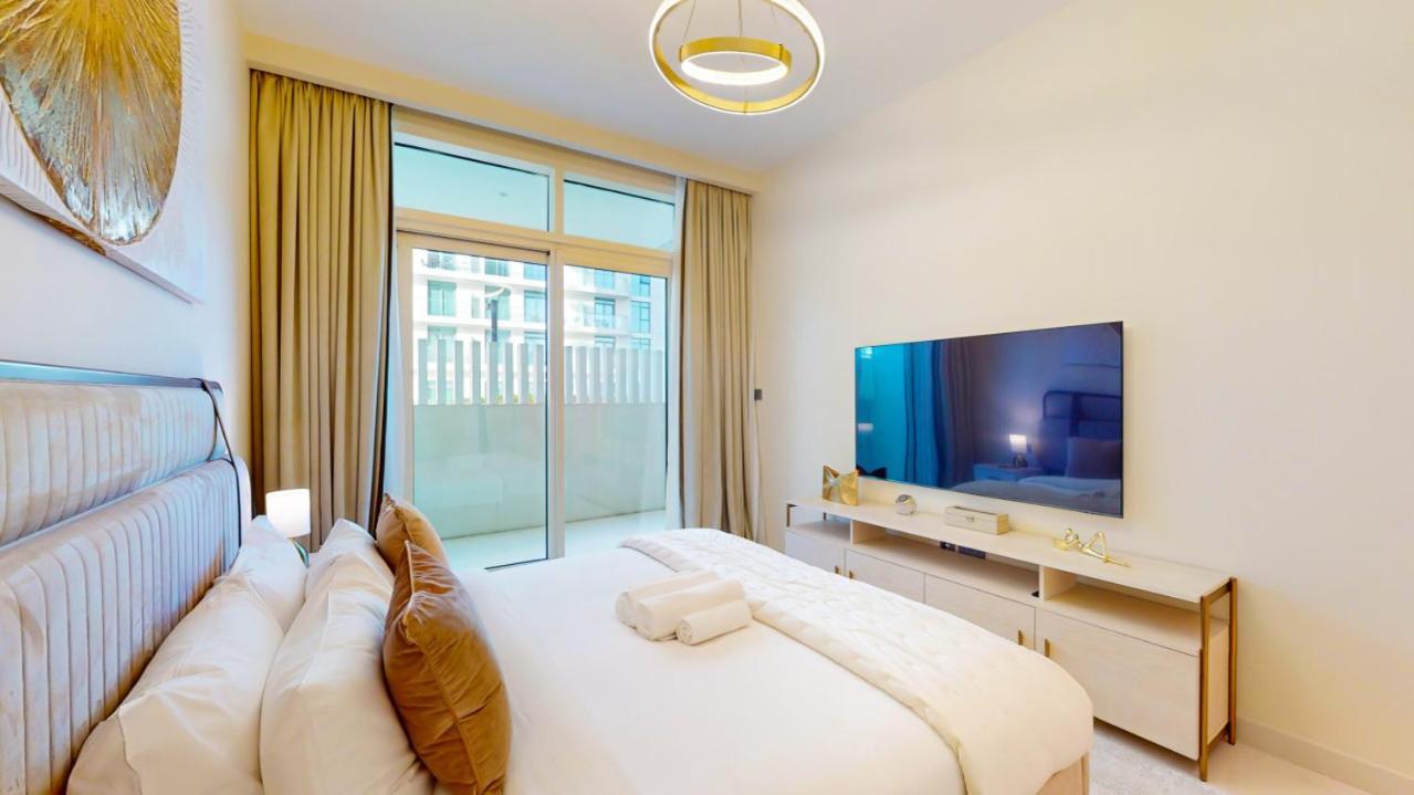 Sunrise Bay Tower 2 - Classy Three Bedroom Appartement *
