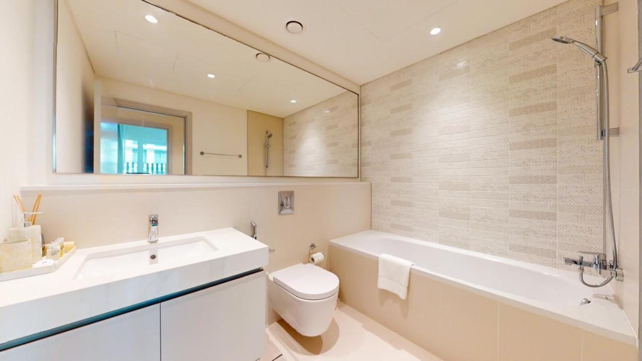 Sunrise Bay Tower 2 - Classy Three Bedroom * Dubaï