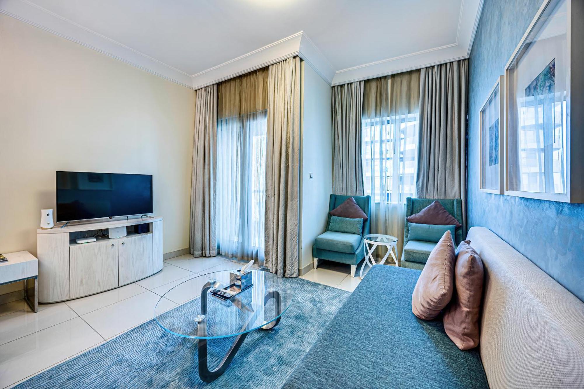 1br Near Mall Dubai