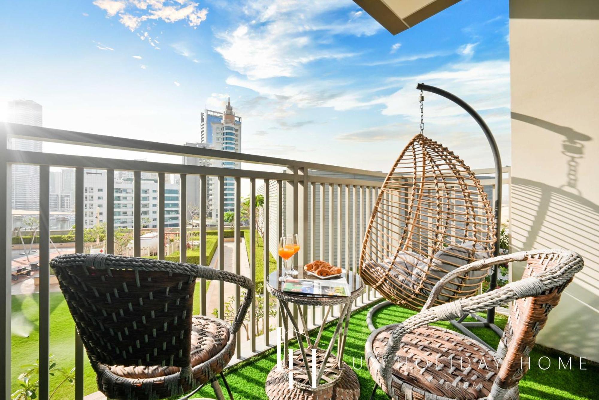 Lux 52 42 Deluxe Marina View Apartament *