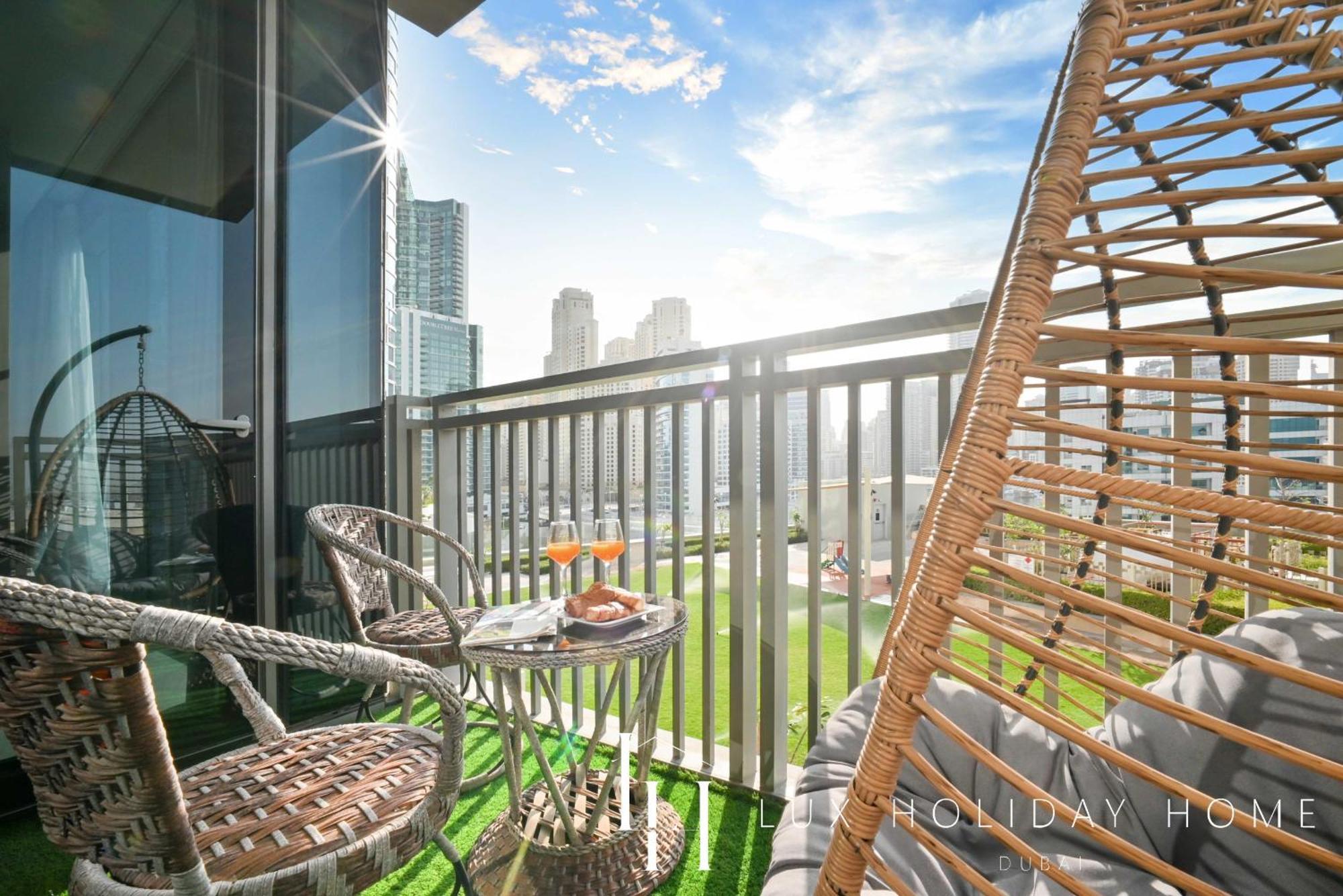 Lux 52 42 Deluxe Marina View *