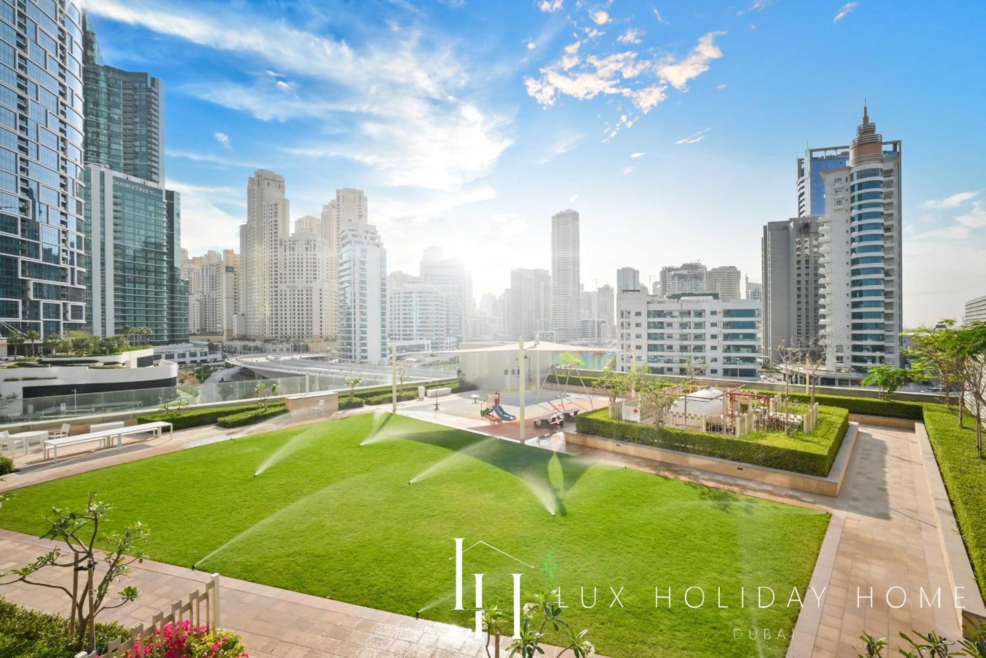 Lux 52 42 Deluxe Marina View Dubai