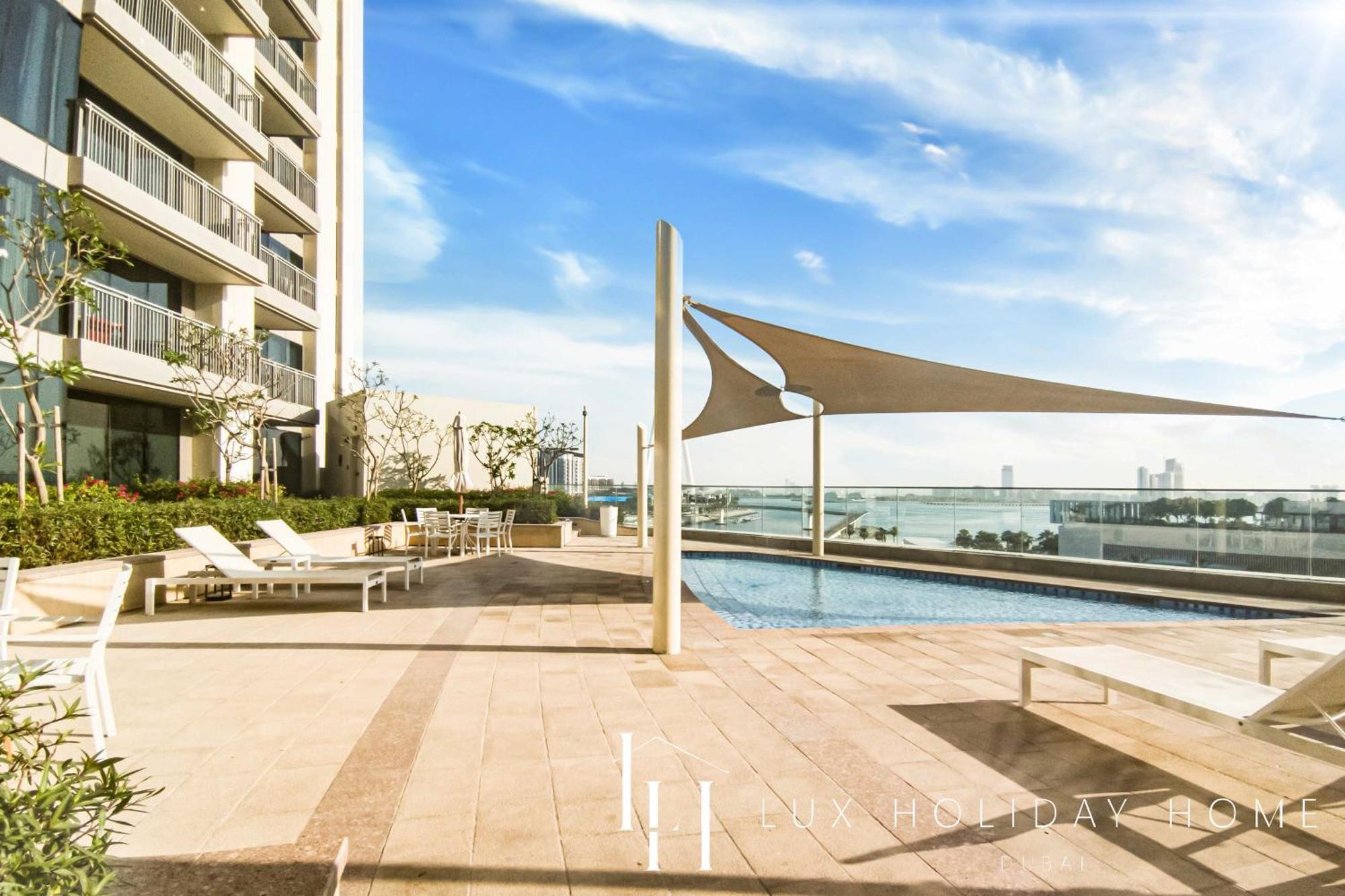 Lux 52 42 Deluxe Marina View