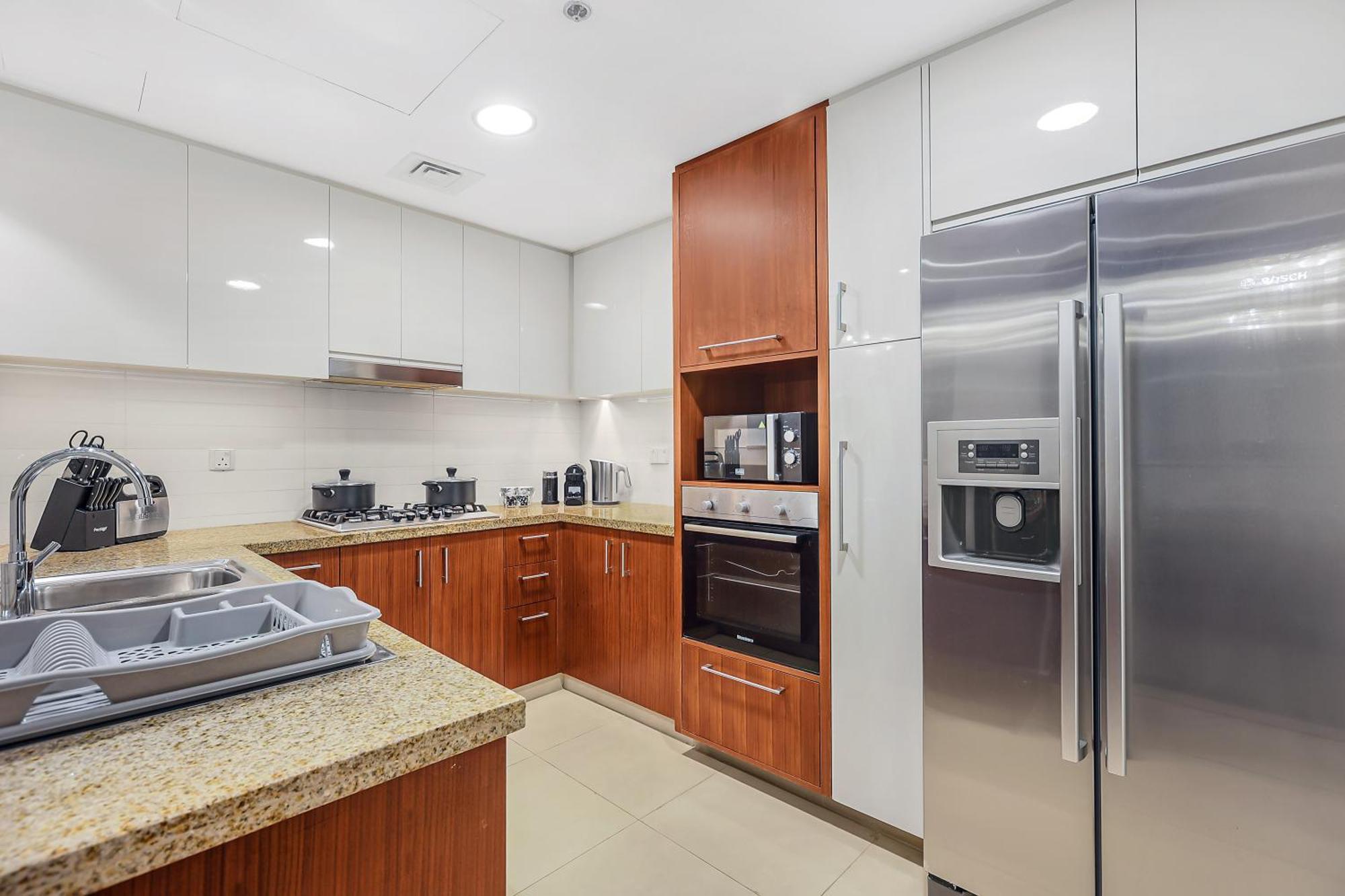First Class 2br With Full Skyline & Sea View