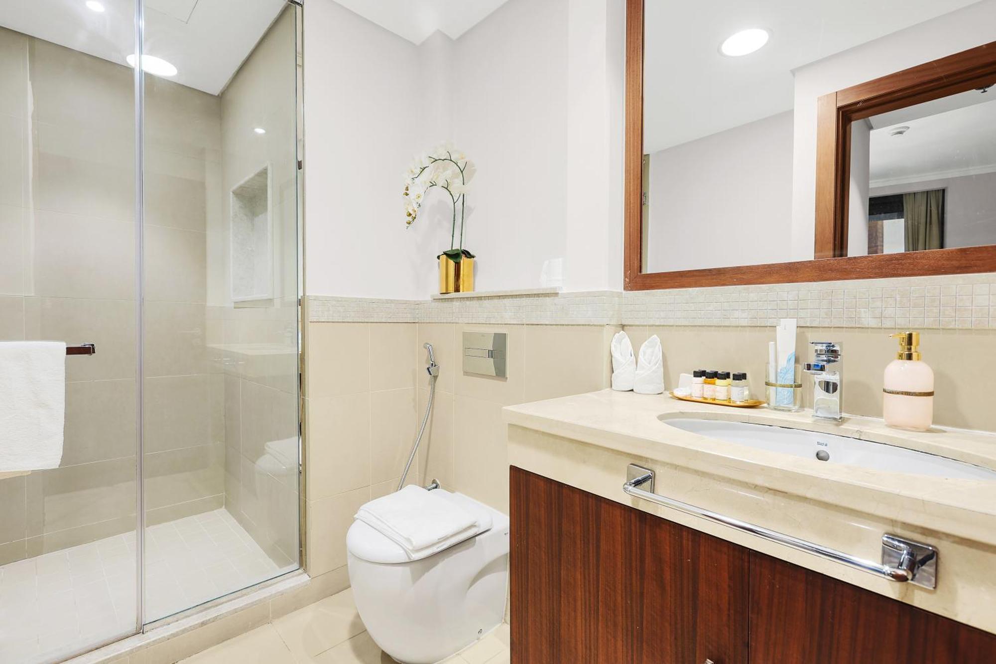 First Class 2br With Full Skyline & Sea View