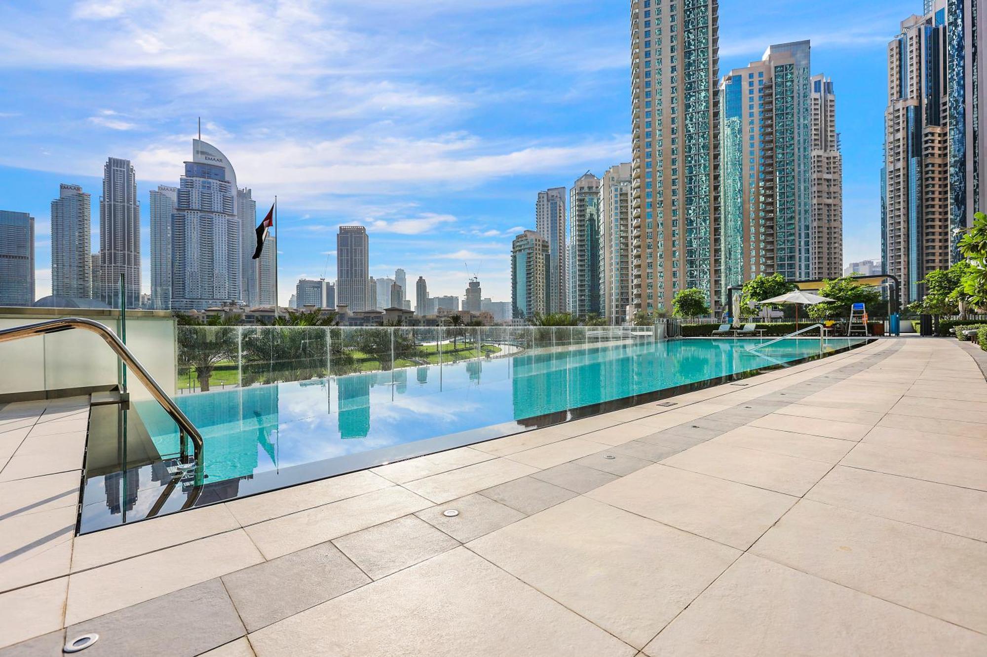 First Class 1br Charming View