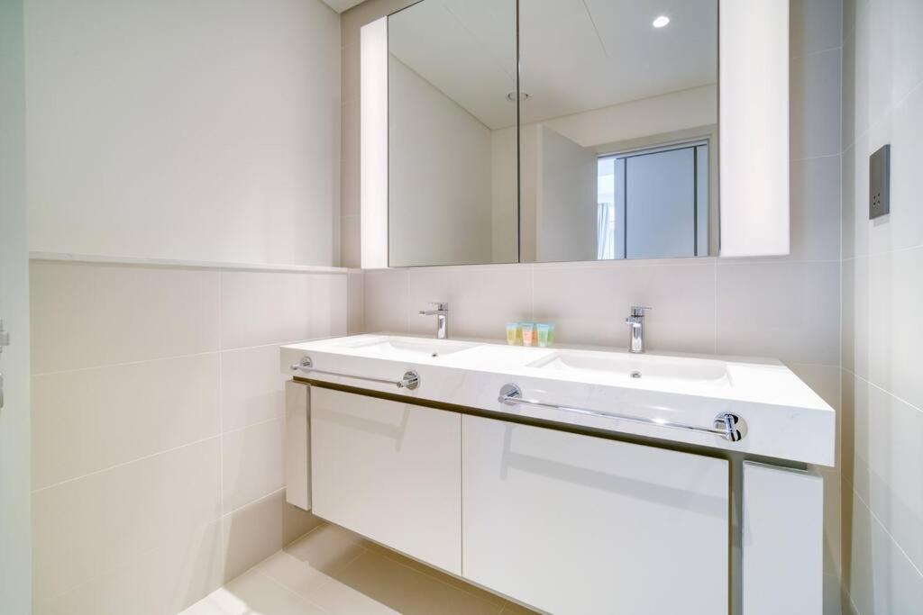 New 2 Bedroom Full Sea View * Dubaï