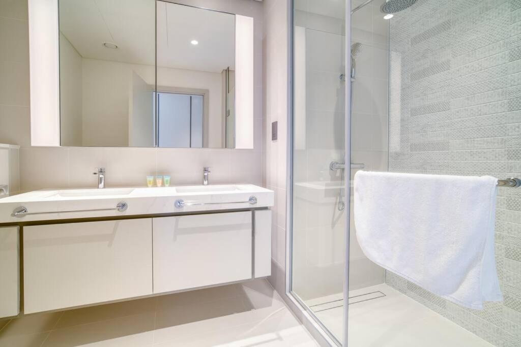 Appartement New 2 Bedroom Full Sea View Dubaï