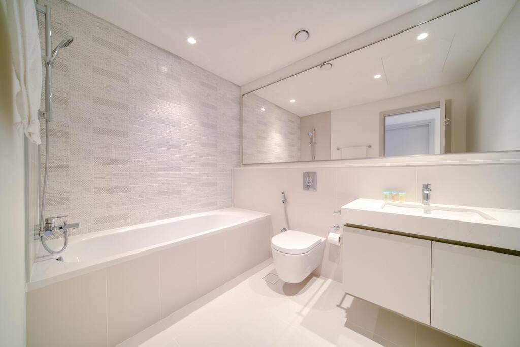New 2 Bedroom Full Sea View