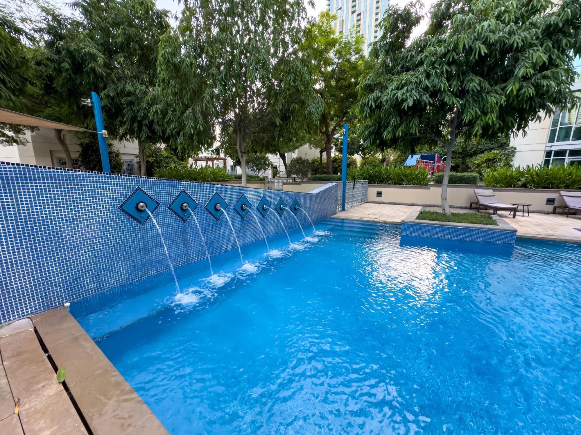 Appartement 4 Bhk In Downtown With Iconic Burj Khalifa Views, 2 Minutes Walk To Mall Dubaï