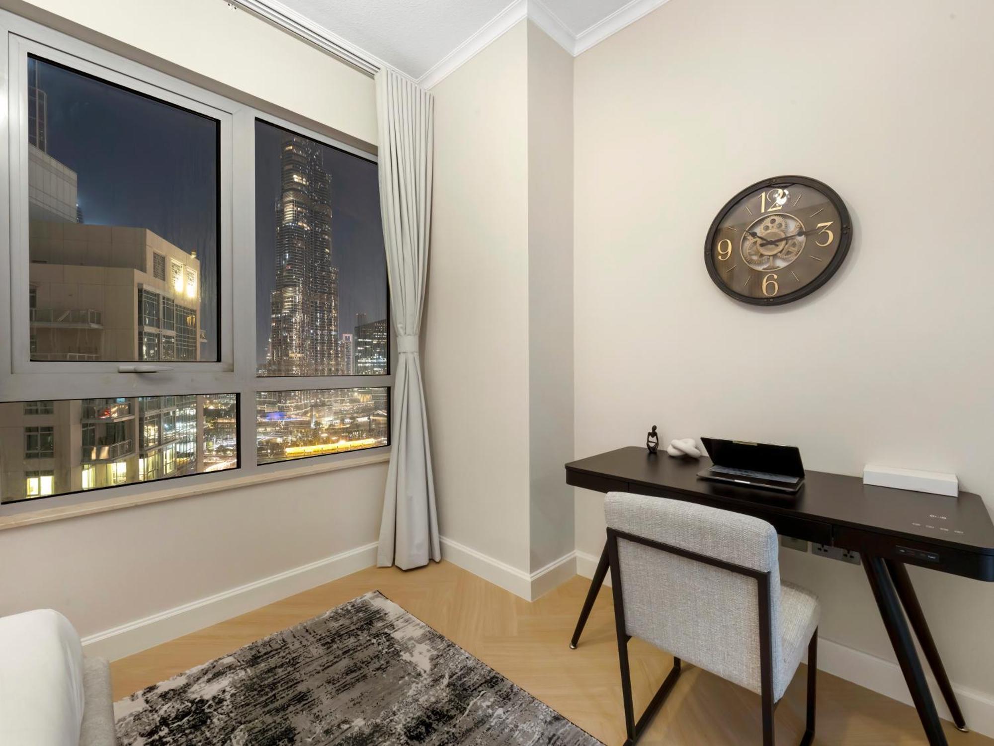 Apartamento 4 Bhk In Downtown With Iconic Burj Khalifa Views, 2 Minutes Walk To Mall *