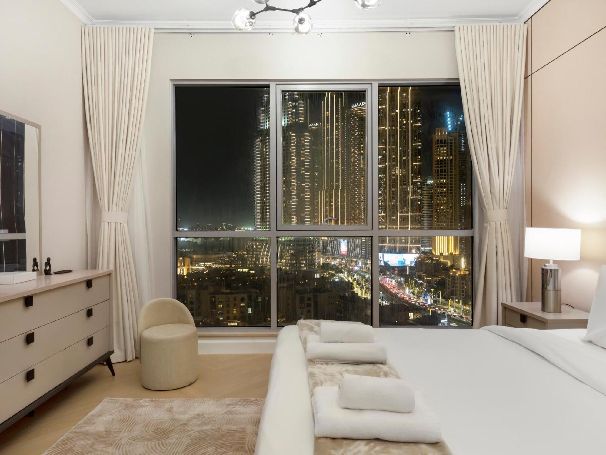 4 Bhk In Downtown With Iconic Burj Khalifa Views, 2 Minutes Walk To Mall Appartement Dubaï