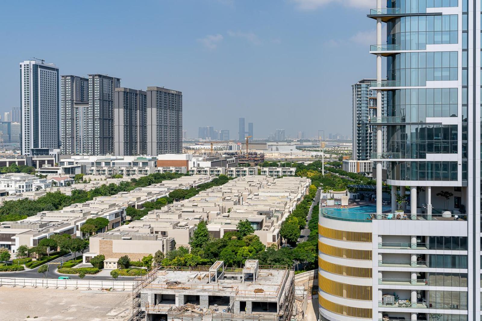 Near Al Quoz Pond Park * Dubaï