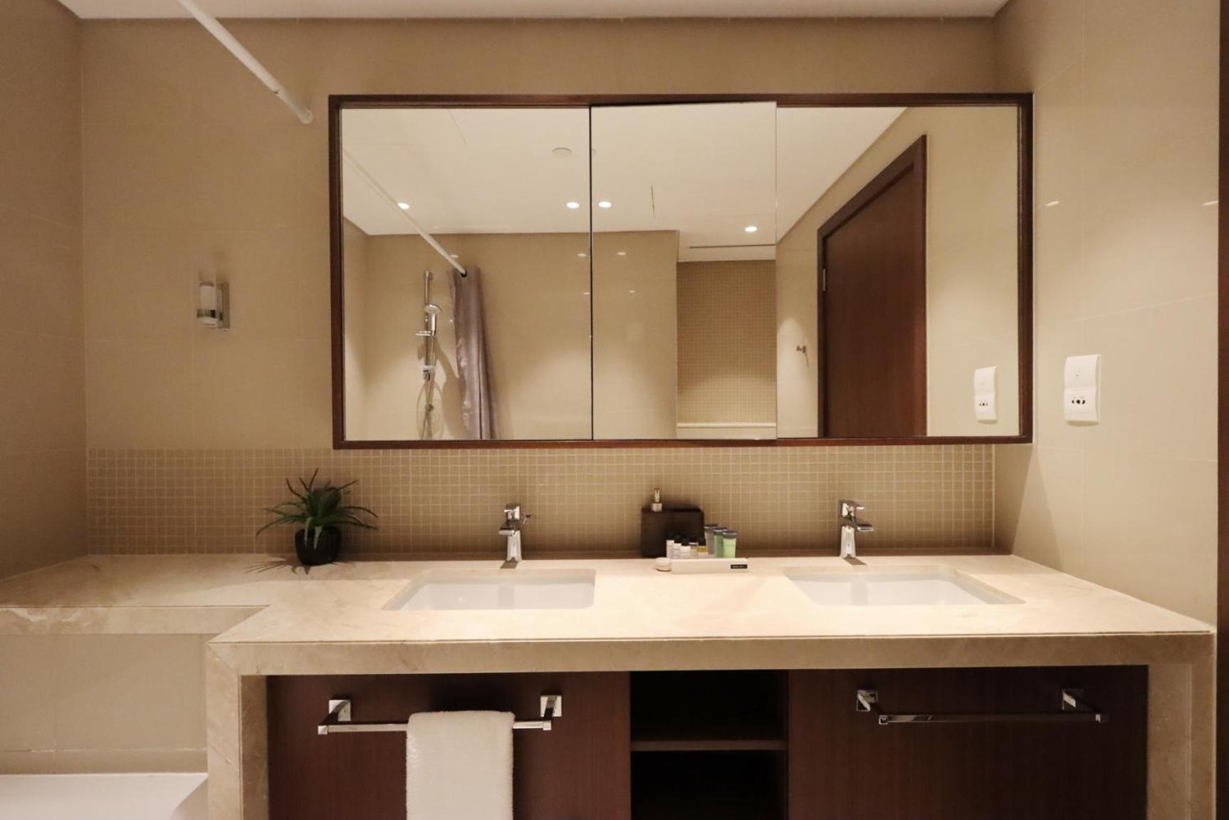Livbnb - Bright 1br Boulevard Point *
