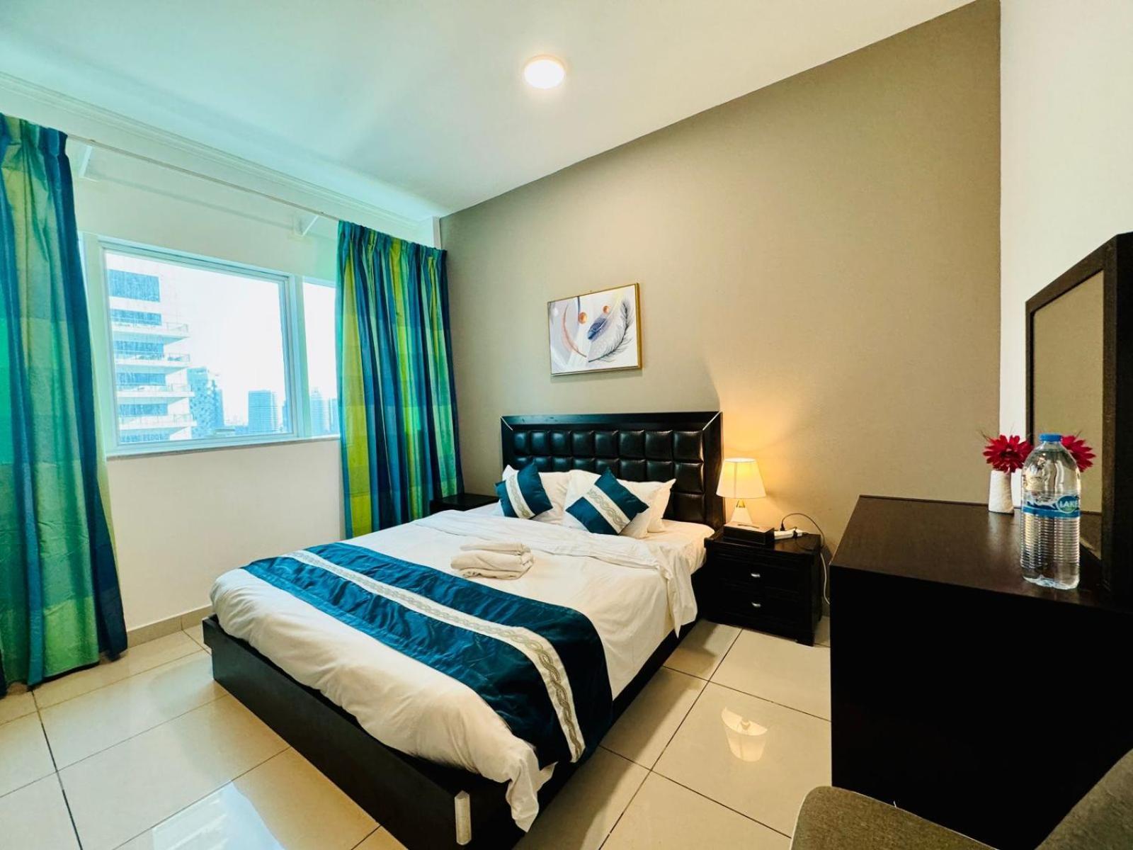 Entire Private Self Catered Marina Apartamento