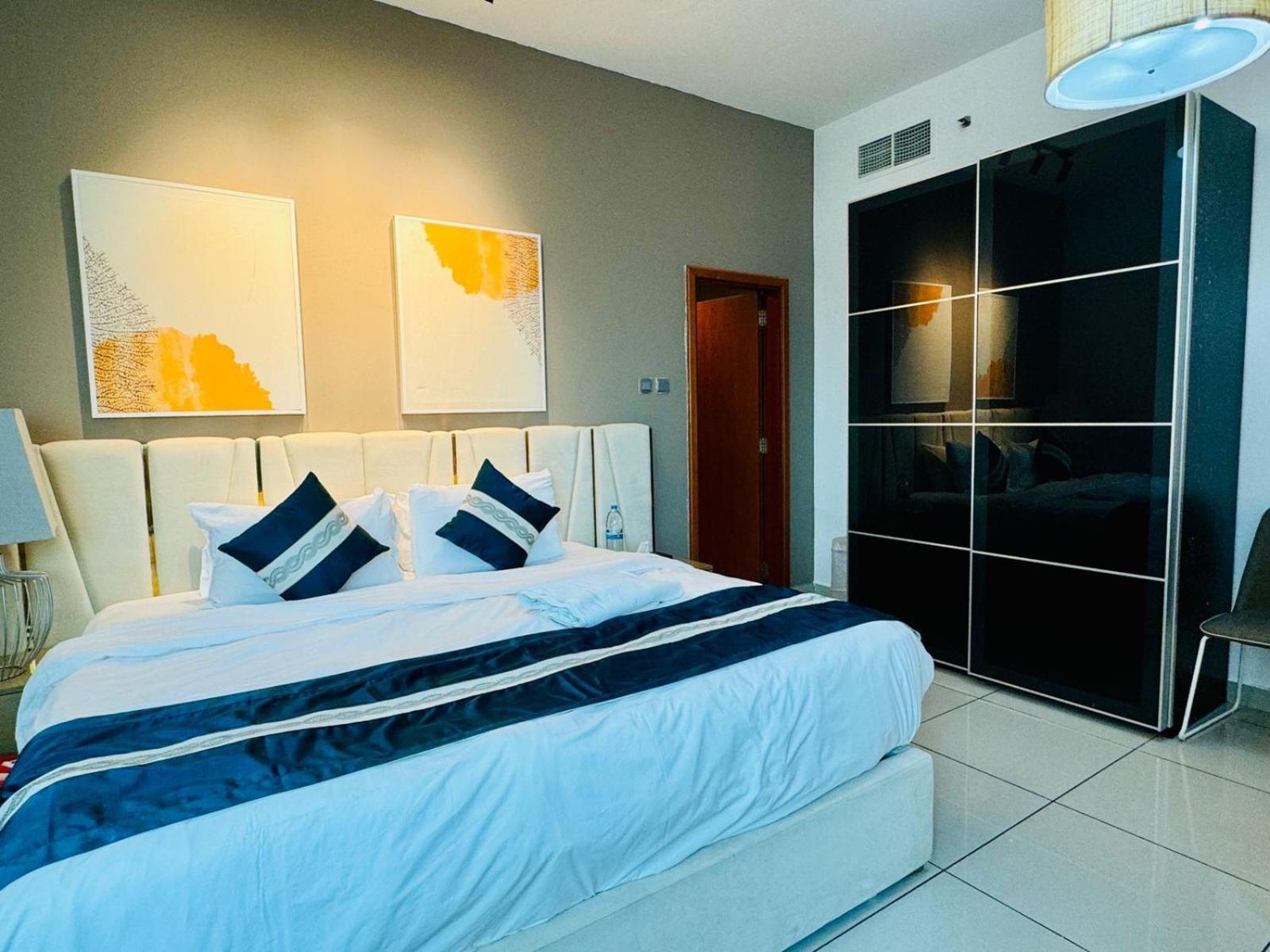 Entire Private Self Catered Marina Apartamento *