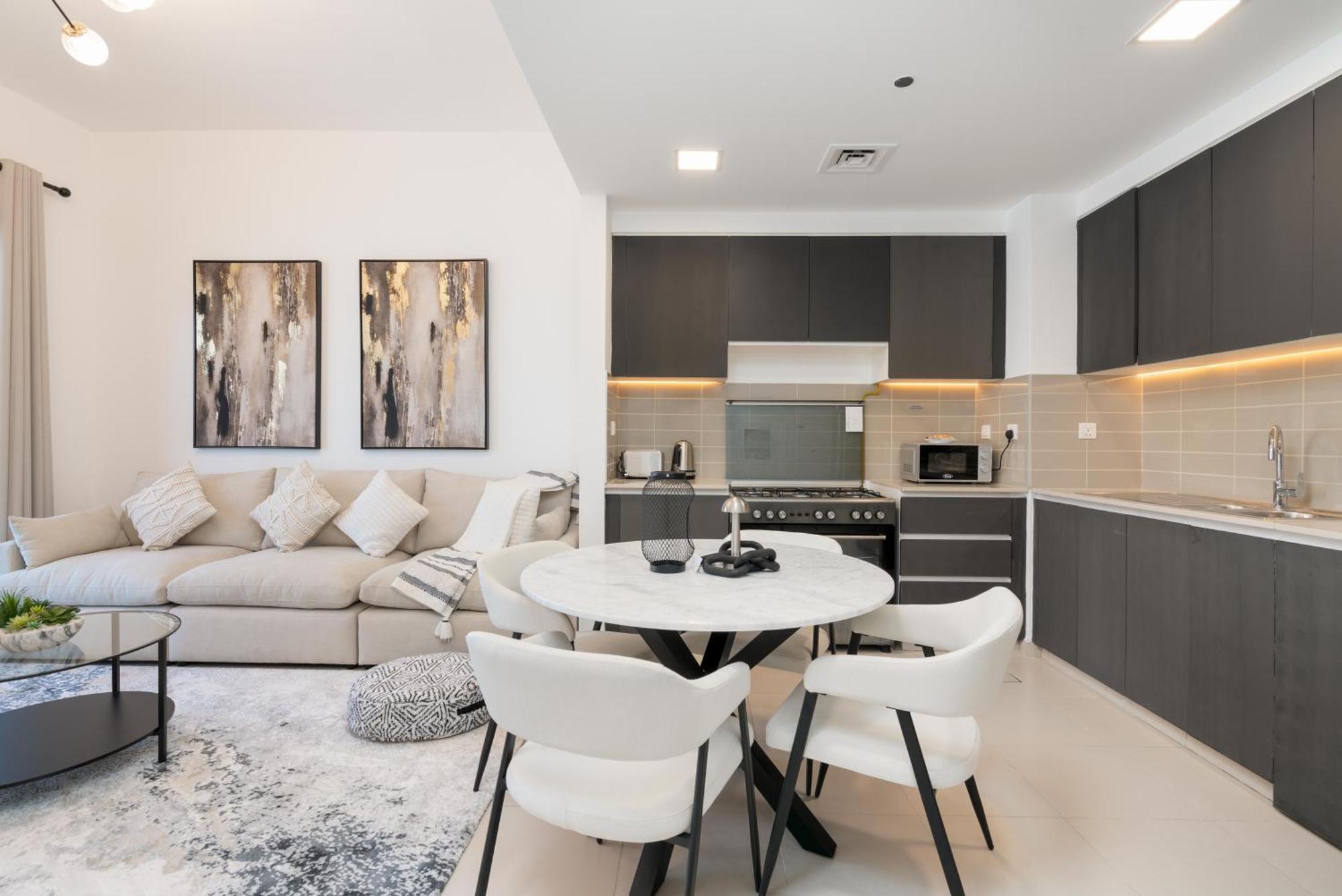 Urbanhomes - Exceptional 2 Bedroom In A Family Friendly Neighborhood Dubaï