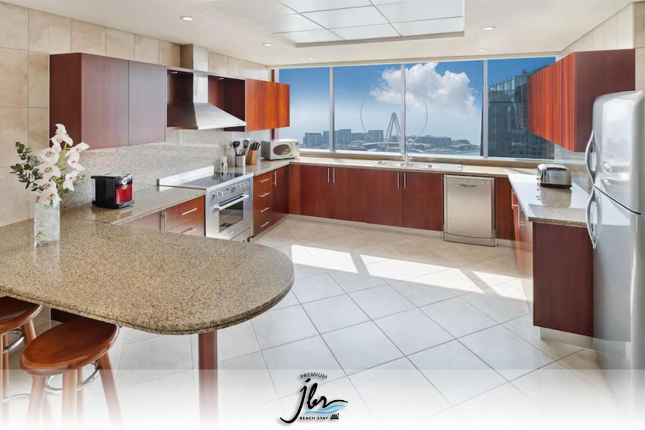 Privatunterkunft Jbr Beachfront