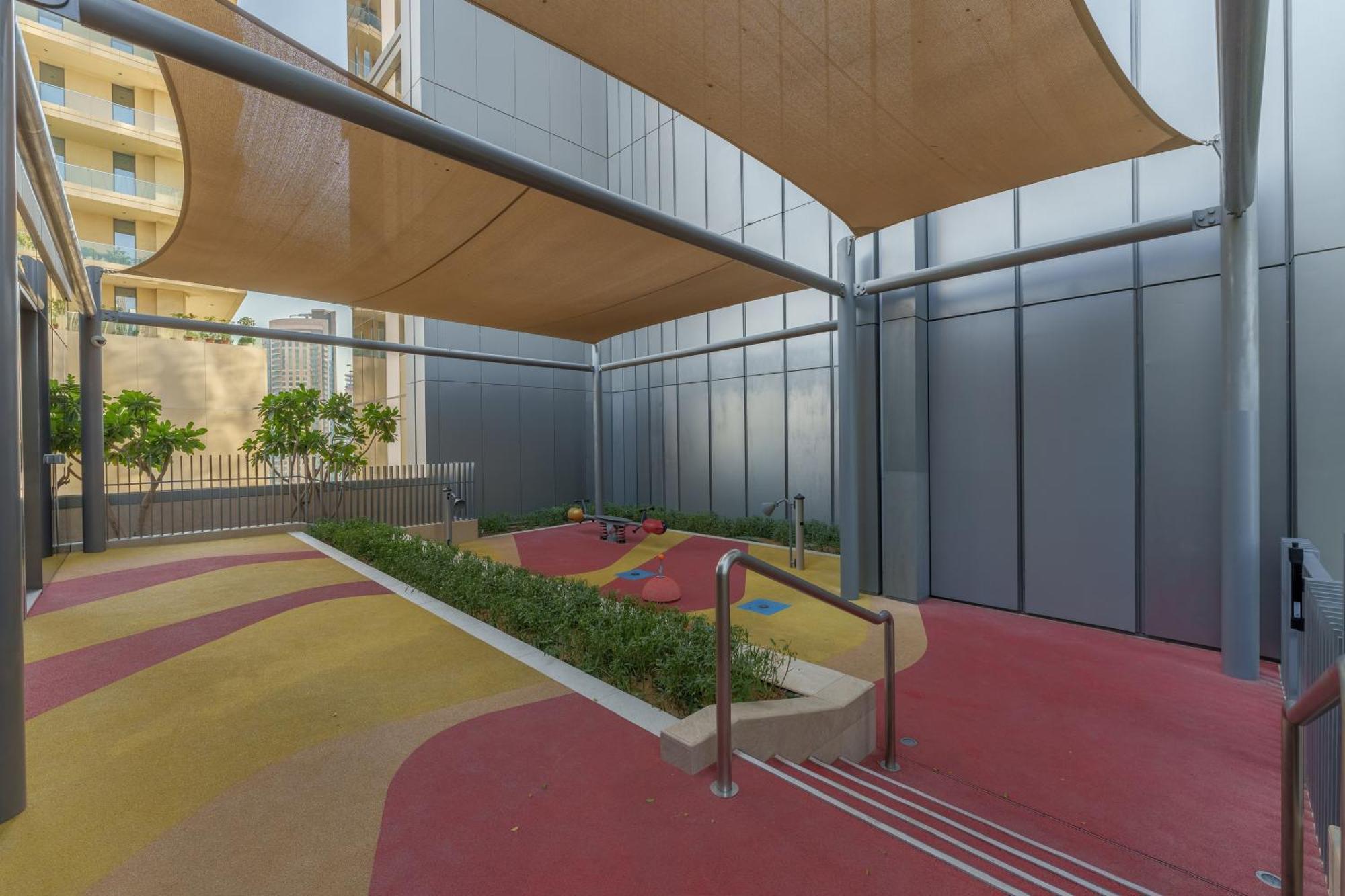 Apartemen Maison Privee - Inviting With Fabulous Canal & Skyline Vws *