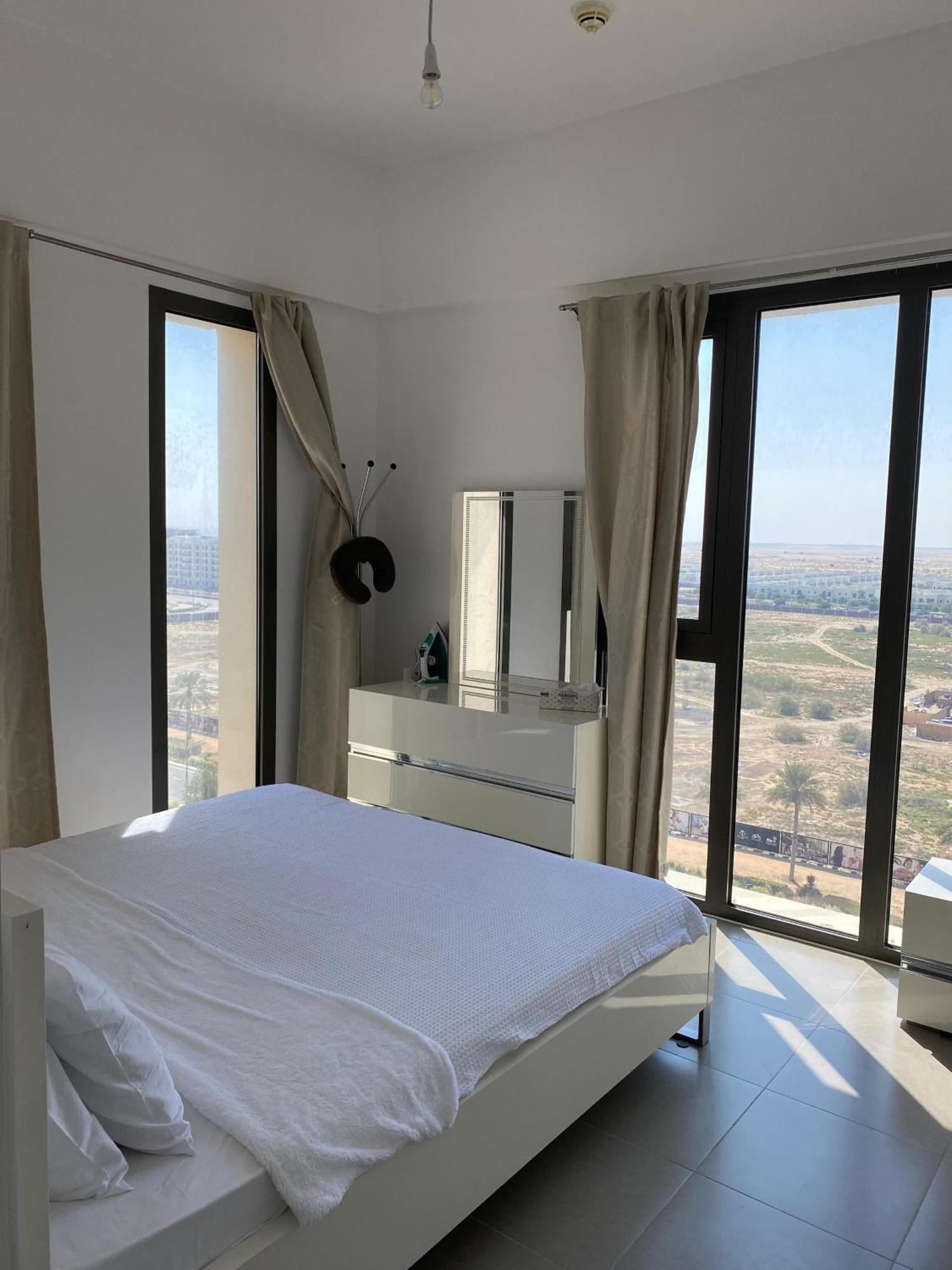 Appartement Lovely Calm 3br Easy Accessibility To With Huge Balcony And Pool View Town Square