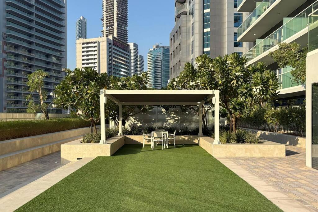 Appartement Waves - Canal-view Elegance 1br In Reva Residences