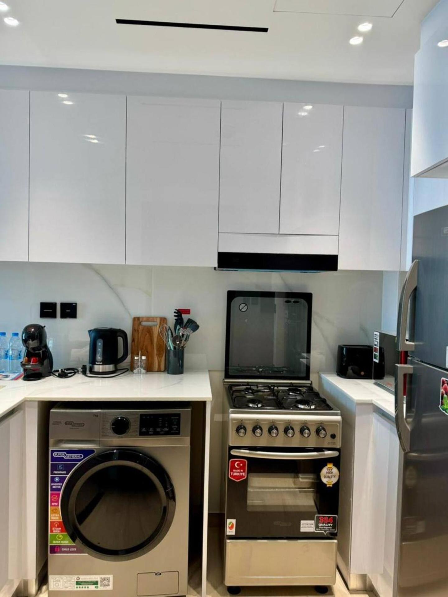 Trendy One Bedroom Appartement *