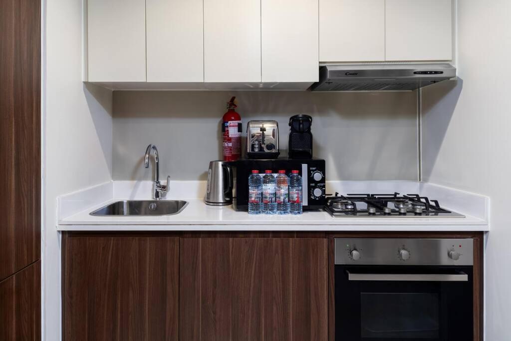 Appartement Waves - Canal-view Elegance 1br In Reva Residences Dubaï
