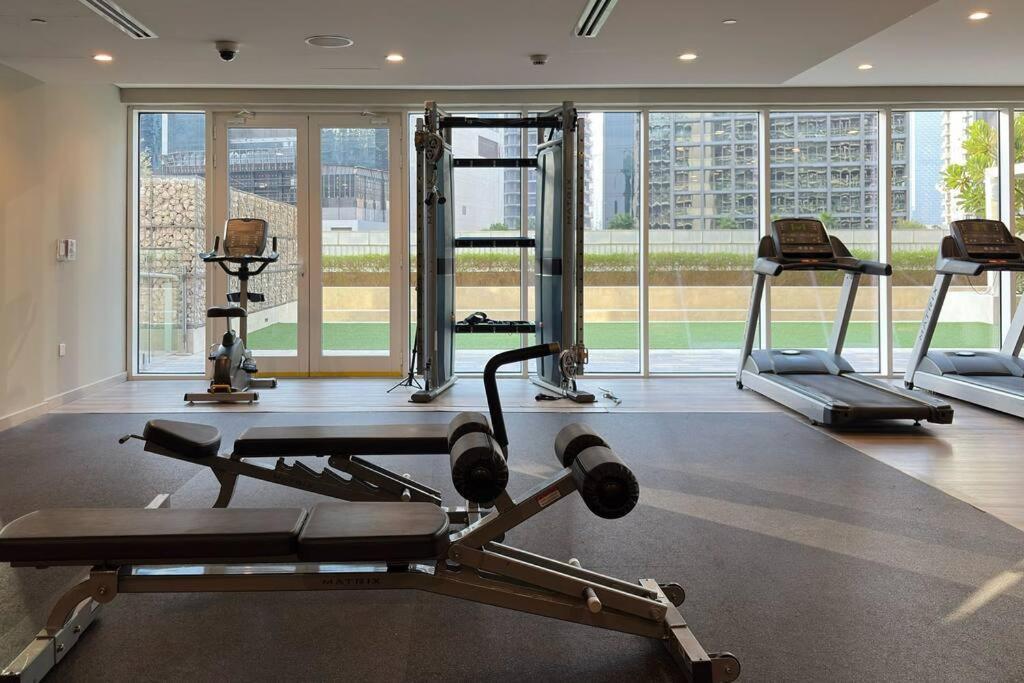Waves - Canal-view Elegance 1br In Reva Residences Appartement